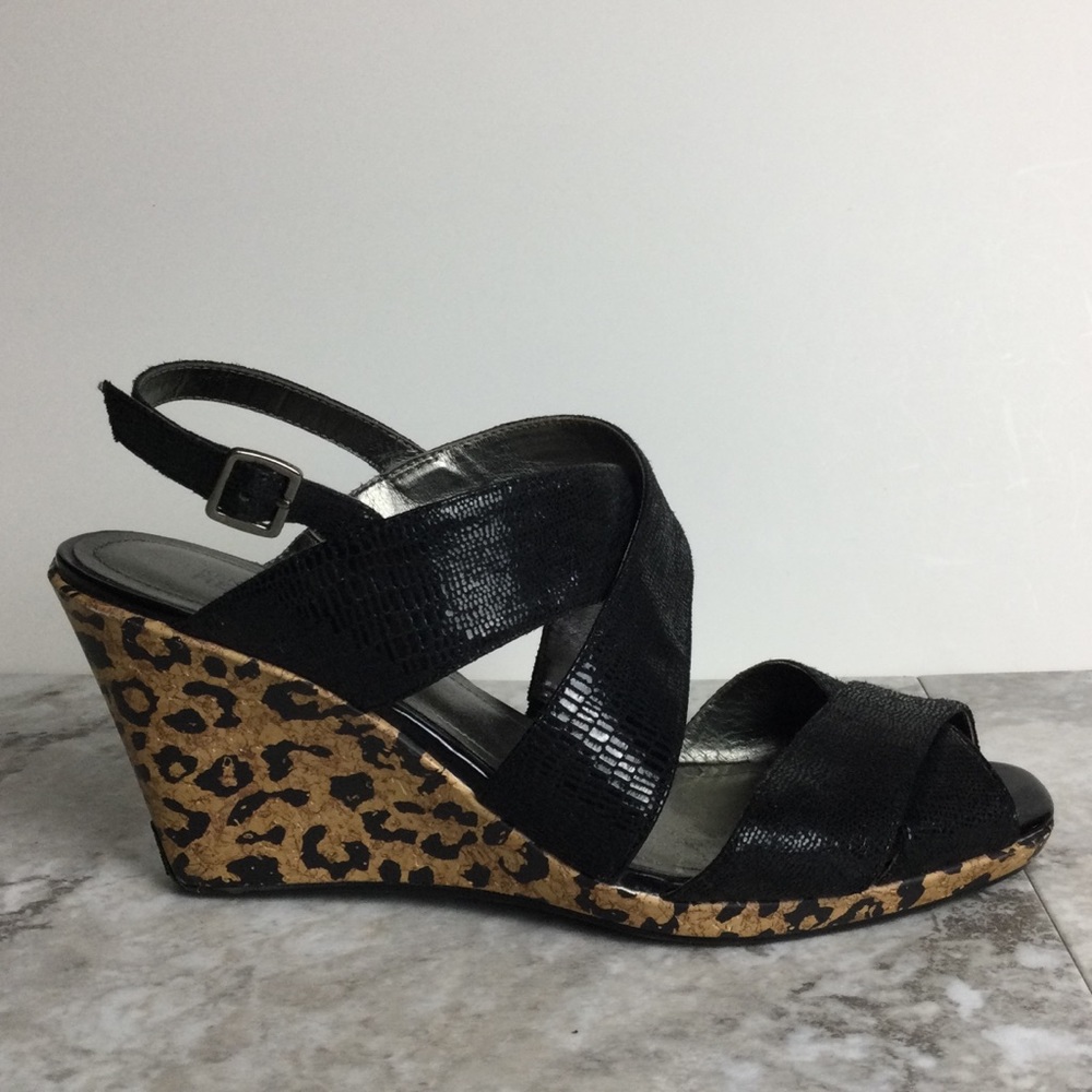 Kenneth Cole Reaction Knock Loud Black Peep Toe Leopard Wedge Sandals Sz 9M